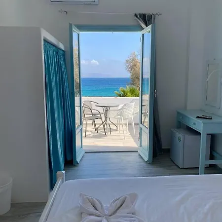 Cactus Paros بيت ضيافة